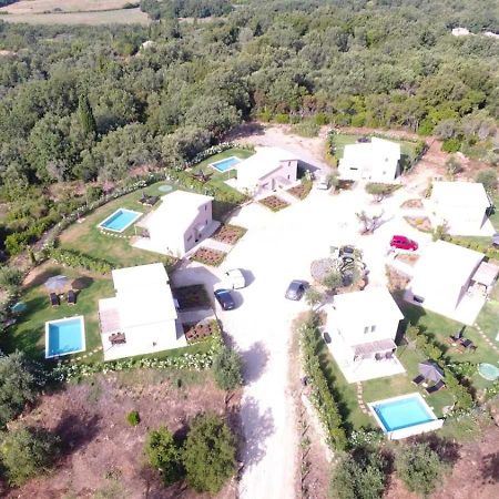 Villas Epta Karpi Complex Of 7 Luxury Villas Skriperon Exterior photo