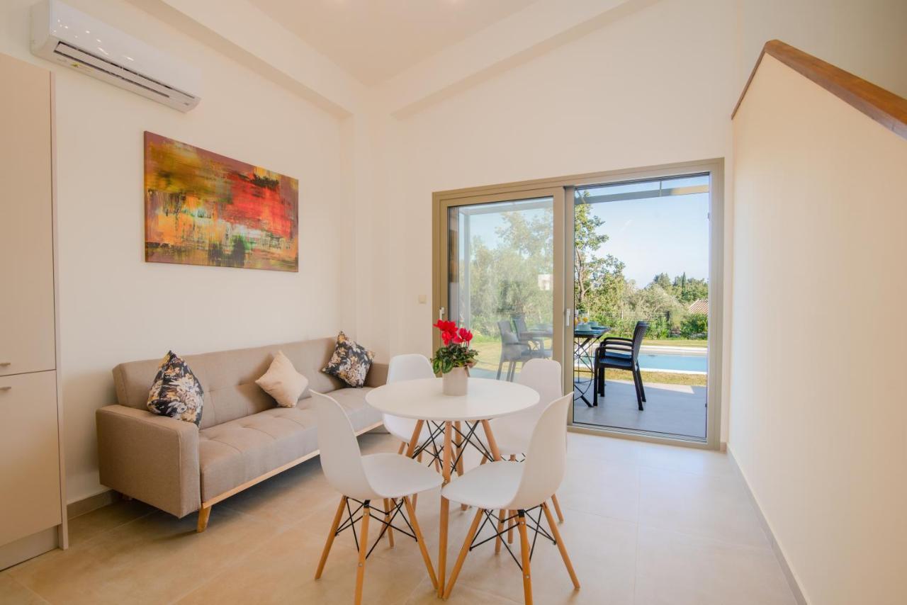 Villas Epta Karpi Complex Of 7 Luxury Villas Skriperon Exterior photo