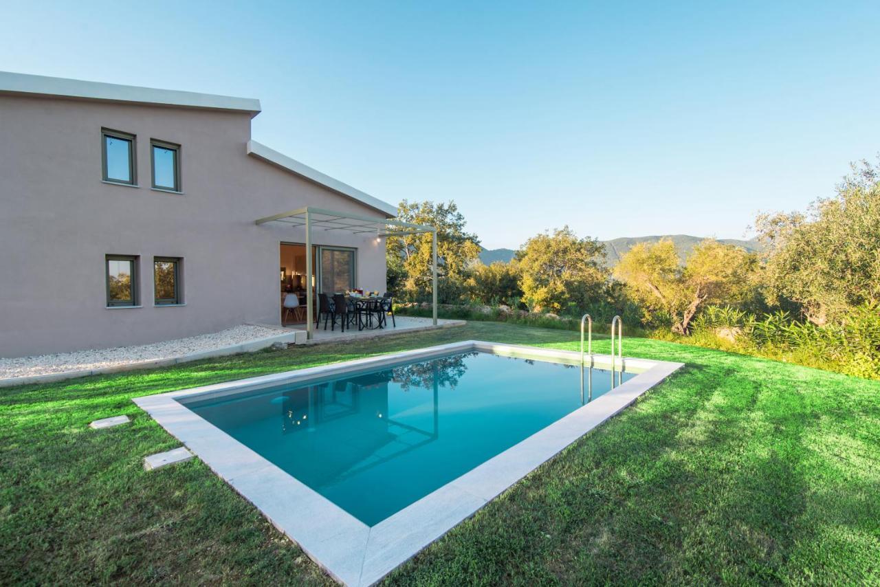 Villas Epta Karpi Complex Of 7 Luxury Villas Skriperon Exterior photo