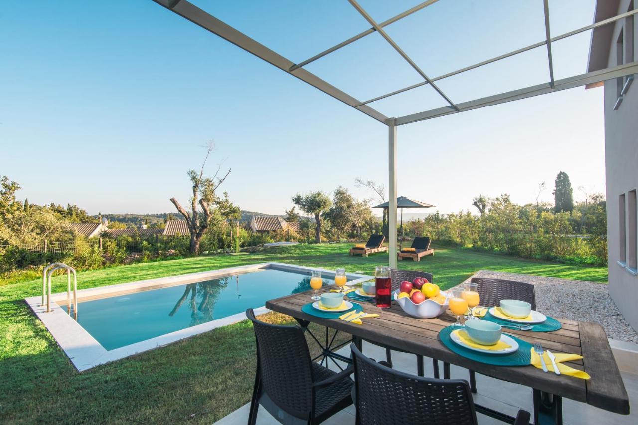 Villas Epta Karpi Complex Of 7 Luxury Villas Skriperon Exterior photo
