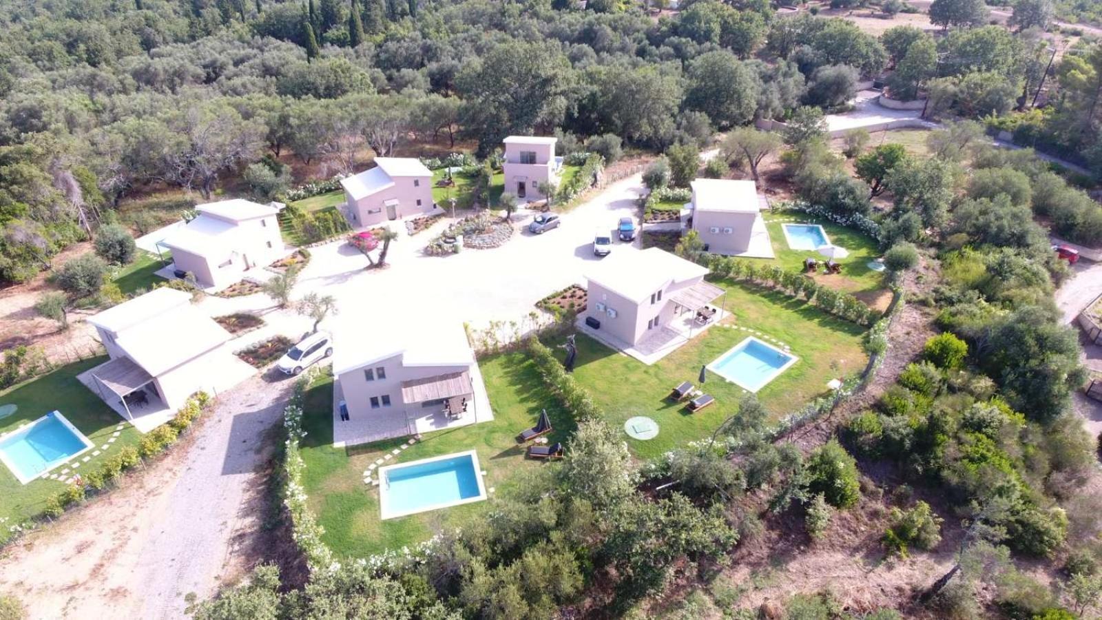 Villas Epta Karpi Complex Of 7 Luxury Villas Skriperon Exterior photo