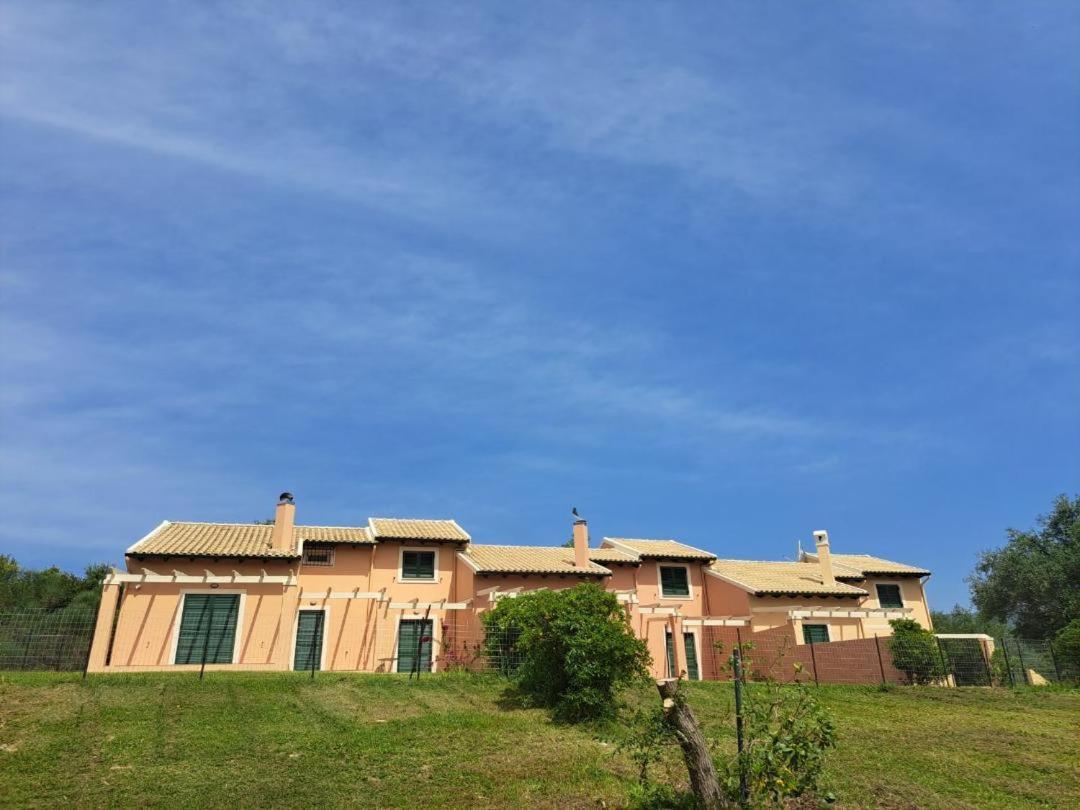 Villas Epta Karpi Complex Of 7 Luxury Villas Skriperon Exterior photo